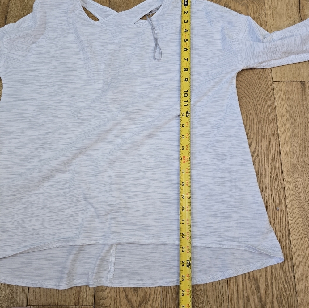 Lululemon Heathered Gray Long Sleeve Athletic Top Size 8 - Picture 5 of 7